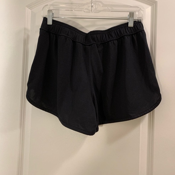 Under Armour Shorts - Picture 6 of 7